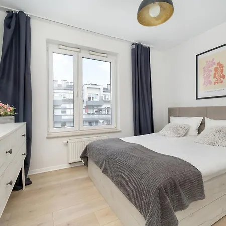 Wyjatkowy Z Parkingiem Dla 6 Osob By Renters * Wrocław