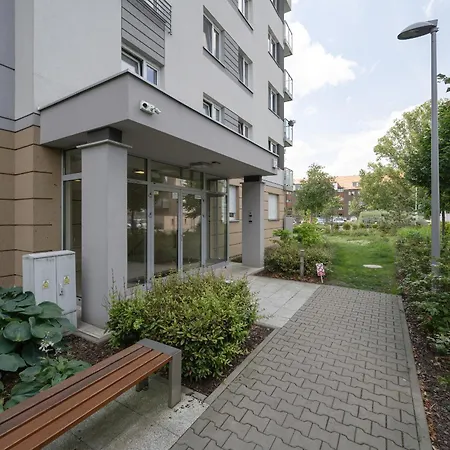 Wyjatkowy Z Parkingiem Dla 6 Osob By Renters * Wrocław