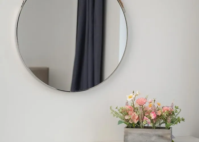 Wyjatkowy Z Parkingiem Dla 6 Osob By Renters Apartment Wroclaw