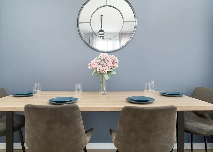 Wyjatkowy Z Parkingiem Dla 6 Osob By Renters * Vratislav