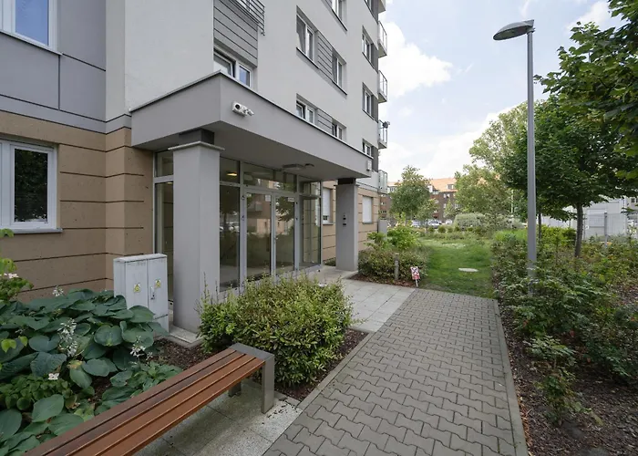 Wyjatkowy Z Parkingiem Dla 6 Osob By Renters * Vratislav